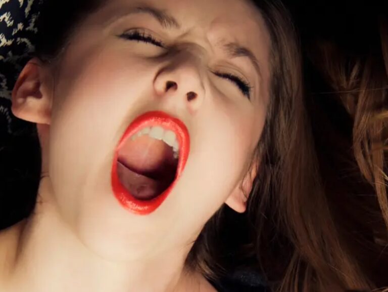 Oral Sex Orgasm – Give Her Mind-Blowing Orgasm With Your Tongue